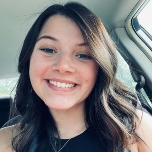 Meet your Posher, Carlie